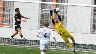 Nilüfer şampiyonluğa koşuyor