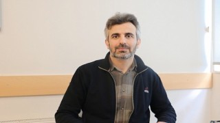 Sanal ortam Türkçenin yozlaşmasına neden oldu! Gençlerin tmmnbrtşkve emojilerle yazışması giderek artıyor!