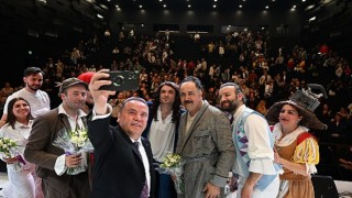 Başkan Böcek AŞT nin Huysuzoyununu izledi