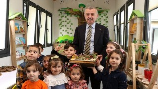 Başkan Büyükakın, Lokomotif Köyde çocuklarla buluştu