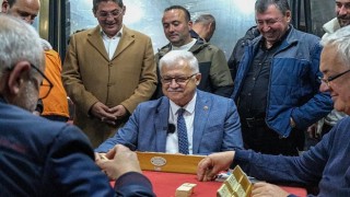 Başkan Deveciler, Bahçelievler Mahallesinde Halkla Buluştu