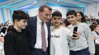 Bilgi Evi Öğrencileri Başkan Arısoyla İftarda Buluştu