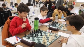 Çanakkale Şehitlerini Anma Satranç Turnuvasına Yoğun İlgi