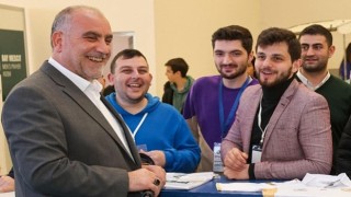 Canikten Gençlere Müjde! Başkan İbrahim Sandıkçı: “Bu yıl da üniversiteyi yeni kazanacak olan tüm öğrencilerimize burs desteği vereceğiz”