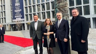 Cumhuriyetin İlk Heykeltraşlarından Zühtü Müridoğlu'nun Heykeli 100. Yıl Anısına Bronz Döküm Olarak Kamusal Alanda Sergileniyor