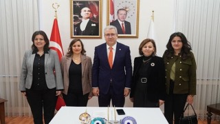 Egeli akademisyenler, üç farklı jinekolojik muayene giysisi geliştirecek