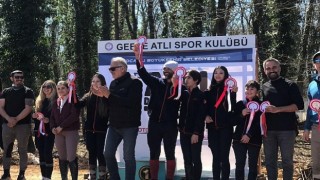 En dayanıklı atlar 120 kmlik parkurda yarıştı