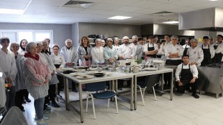 İzmirde “Gastronomi ve Tasarım Sempozyumu” yapıldı