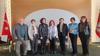 Karşıyaka Belediyesinden Yaşlılara Saygı Haftası Paneli