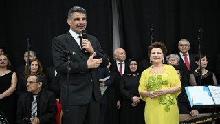 Kartepe Belediye tarafından düzenlenen Türk Sanat Müziği konseri büyük bir ilgiyle izlendi