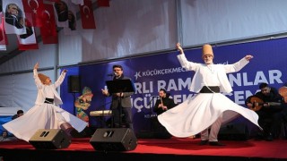 Küçükçekmece Belediyesinin Fevzi Çakmak Meydanı ve Sefaköy Atatürk Parkında kurduğu iftar çadırlarına vatandaşlar büyük ilgi gösteriyor