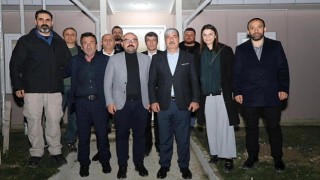 Ömeroğlu, iftarını emekçilerle birlikte açtı