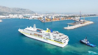 QTerminals Antalya Limanı, yılın ilk kruvaziyer gemisi olan Hamburg&#39;u ağırladı