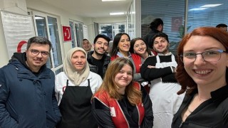 TikTok Türkiyeden Kızılay Pendik Aş Evinde bin kişilik iftar yemeği