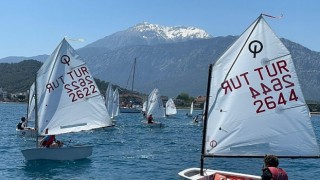 Yat ve yelken sporu Kemerde gelişiyor