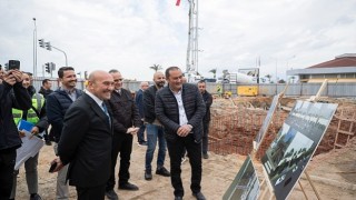 Yeni üst geçit Mustafa Kemal Sahil Bulvarına nefes aldıracak