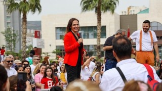 23 Nisan Karşıyakanda coşkuyla kutlandı