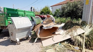 Ayvalık Belediyesi, Bayram Tatilinde Yaklaşık 15 Bin Ton Çöp Topladi