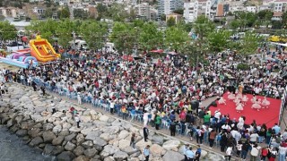Başkan Önal sözünü tuttu: Binler Bayraklıya akın etti