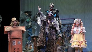 İstanbul Büyükşehir Belediyesi Şehir Tiyatrolarının bu yıl 38 sini düzenlediği “sürdürülebilir bir dünya için” 21 Nisan 2024 Pazar günü 12.00&#39;de başlıyor