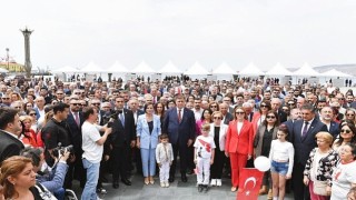 İzmir Büyükşehir Belediye Başkanı Dr. Cemil Tugay CHPnin 23 Nisan törenine katıldı