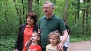 Minik dostlarından Başkana Teşekkürler Tahir amca