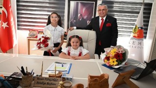 Minik öğrenciler belediye başkanı oldu