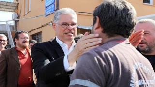 Mudanya Belediye Başkanı Deniz Dalgıç, Ramazan Bayramı öncesi belediye birimlerini gezerek çalışanlarla tek tek bayramlaştı