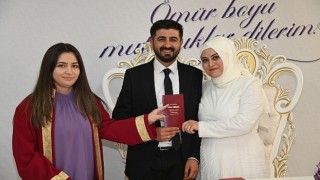 Takvimlerdeki 24.04.2024 tarihi nikah başvurularında Selçuklu Belediyesinde de yoğunluğa neden oldu