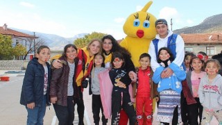 19 Mayıs Atatürk;ü Anma, Gençlik ve Spor Bayramı, Gençlik ve Spor Bakanlığının öncülüğünde yurt genelinde gençlik ve spor festivalleriyle 81 ilde kutlanacak