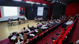 Ayvalık Belediyesi Mayıs ayı olağan meclis toplantısı Vural Sineması Nejat Uygur Sahnesinde gerçekleştirildi Can Dostlara Yeni Barınak