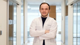 İmplant yaptıranların ağız bakımı da özel! Uzmanlar, implant çevresi için ağız duşlarını öneriyor…