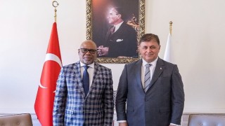 İzmir Büyükşehir Belediye Başkanı Dr. Cemil Tugay, Güney Afrikanın Cape Town Belediyesinden üst düzey heyeti ağırladı