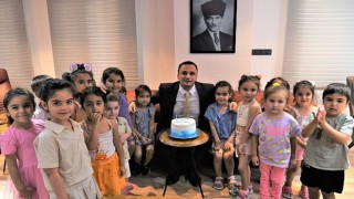 Başkan Amcaya doğum günü sürprizi