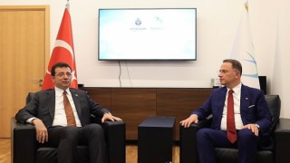 Ekrem İmamoğlu, Beylikdüzü Belediye Başkanı Mehmet Murat Çalık&#39;a tebrik ziyaretinde bulundu