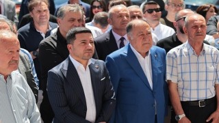 Nevşehir Belediye Başkanı Rasim Arı, esnaf ziyaretlerinde bulunarak işyeri açılışına katıldı