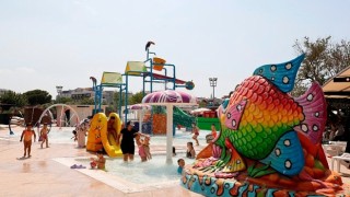 Aydın Büyükşehir Belediyesi tarafından Aydına kazandırılan Tekstil Park içerisindeki aquapark bu yıl da çocukların akınına uğruyor