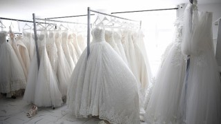 Konak Belediyesinden genç çiftlere ücretsiz gelinlik desteği