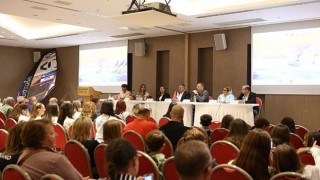 Başkan Denizli: “İlçemizde sörfün uluslararası turnuvalara ev sahipliği yapan bir kent olması için var gücümüzle çalışacağız”