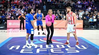 Hava atışı Çağla Şıkelden