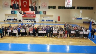 Burhaniyede Voleybol Şöleni Başladı