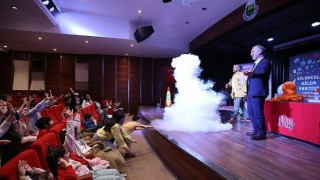 Tatil Şöleni İle Çocuklar Hem Eğleniyor Hem Öğreniyor