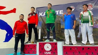 Aliağalı Karateciler Başarılarına Yenisini Ekledi