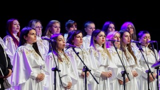 Antakya Medeniyetler Korosu 6 Şubat için Yenişehir&#39;de sahne aldı
