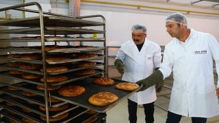 Antalya Büyükşehir Halk Ekmek Büfelerinde Ramazan pidesi 15 TL