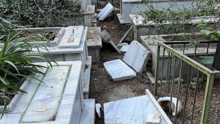 Büyükçiğli Mezarlığındaki hasar gideriliyor
