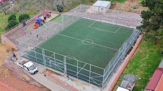 Büyükşehirden Eşme Ahmediyeye halı saha