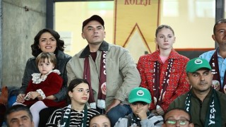 Giray Altınok ve Ezgi Molayı Başrollerinde Buluşturan Başka Bir Senden Yeni Tanıtım Yayınlandı