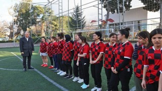 Güzelbahçe Belediyesi Kız Futbol Takımından iddialı başlangıç