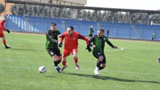 Kahramankazan Belediyespor, evinde karşılaştığı Kavaklıderesporu 3-0lık skorla mağlup etti.